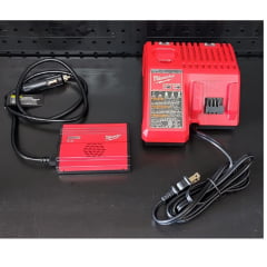 KIT CARREGADOR BATERIA VEICULAR 12V 18V + INVERSOR MILWAUKEE