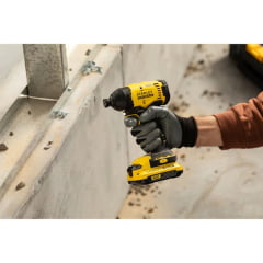 Kit Furadeira Parafusadeira Impacto 1/2" SCD712D1K + Parafusadeira de Impacto SBI801 20V + Brinde Bateria 4Ah 20v Stanley