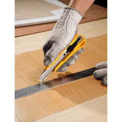 Estilete Profissional 18mm com Guia Aço Stht10276-840 Stanley Estilete Profissional 18mm com Guia Aço Stht10276-840 Stanley