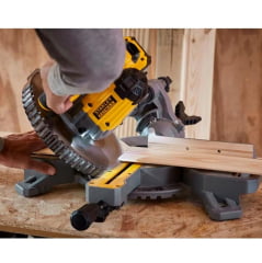 Serra de Esquadria 7.1/4" 20V Telescópica STANLEY SCM701-B2