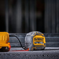 Trena Manual 8m Com Led Toughseries Dewalt Dwht35268m